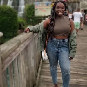 Meet your Posher, Lynnetta